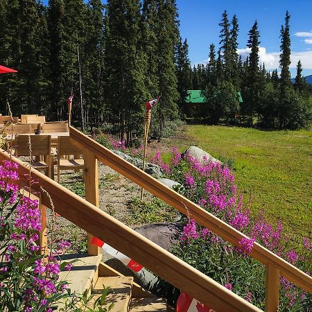 Southern Lakes Resort Tagish Екстериор снимка