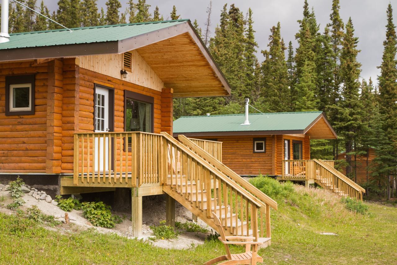 Southern Lakes Resort Tagish Екстериор снимка