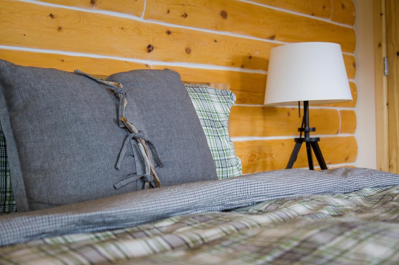 Southern Lakes Resort Tagish Екстериор снимка