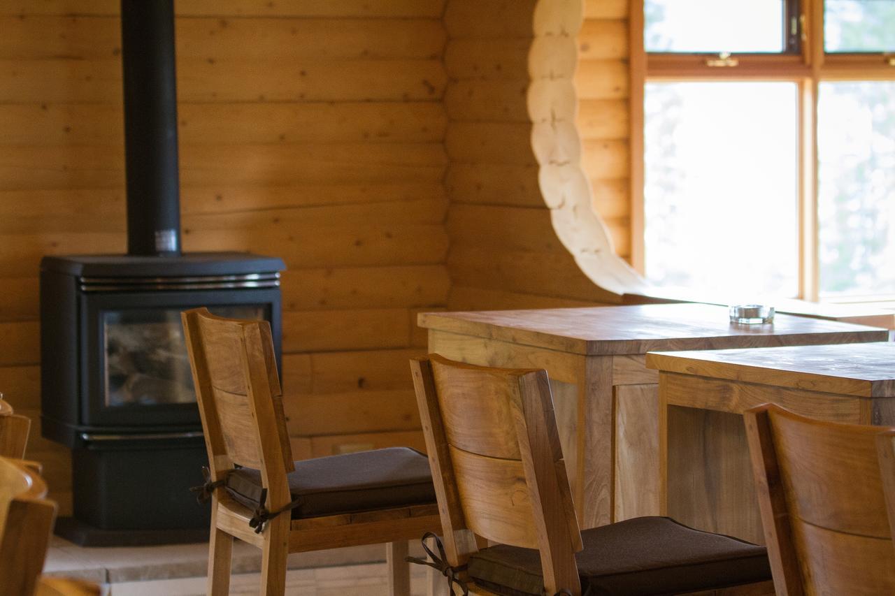 Southern Lakes Resort Tagish Екстериор снимка