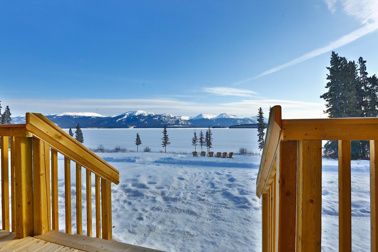 Southern Lakes Resort Tagish Екстериор снимка